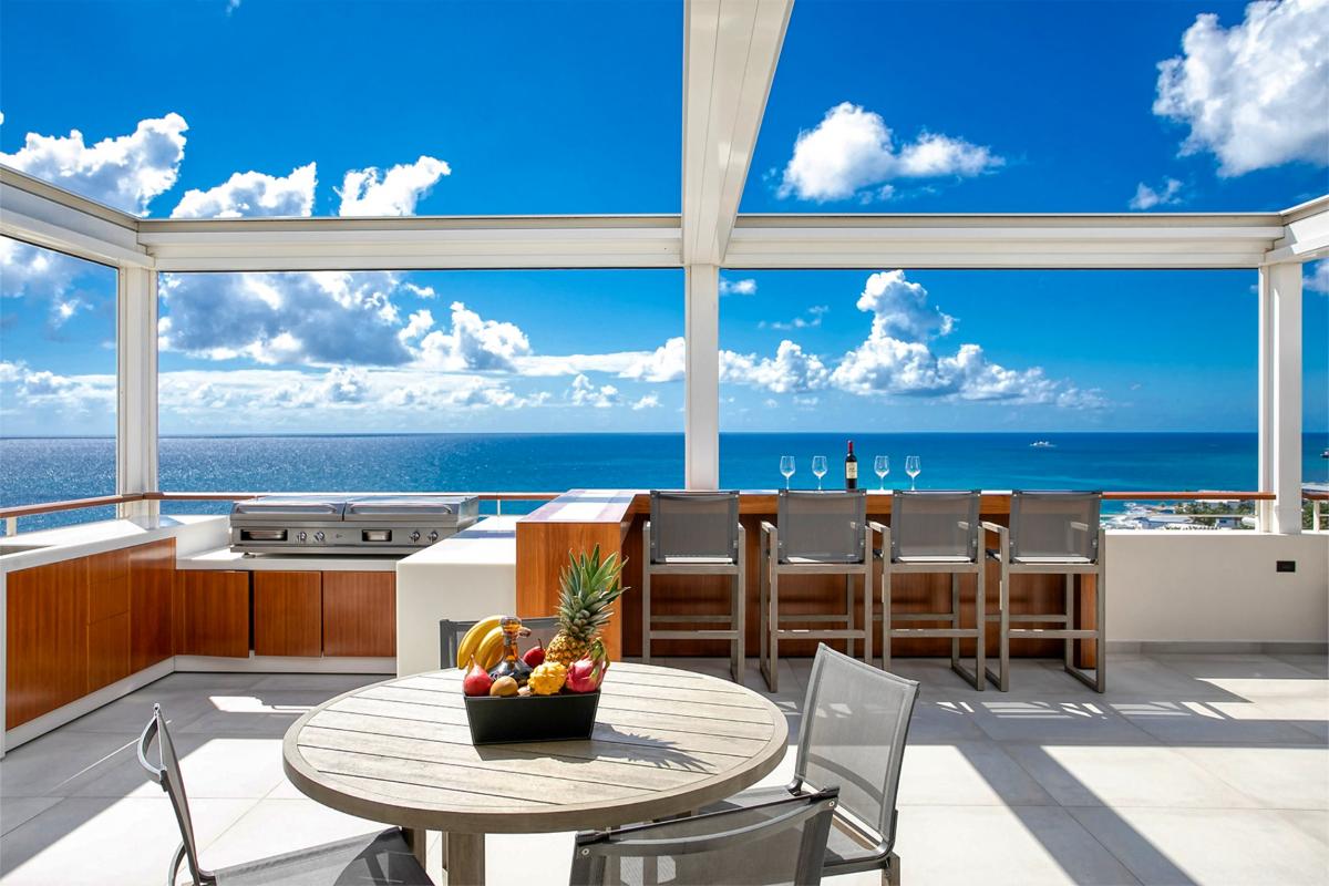 7 bedrooms luxury villa rental St Martin - Aperitif facing the sea